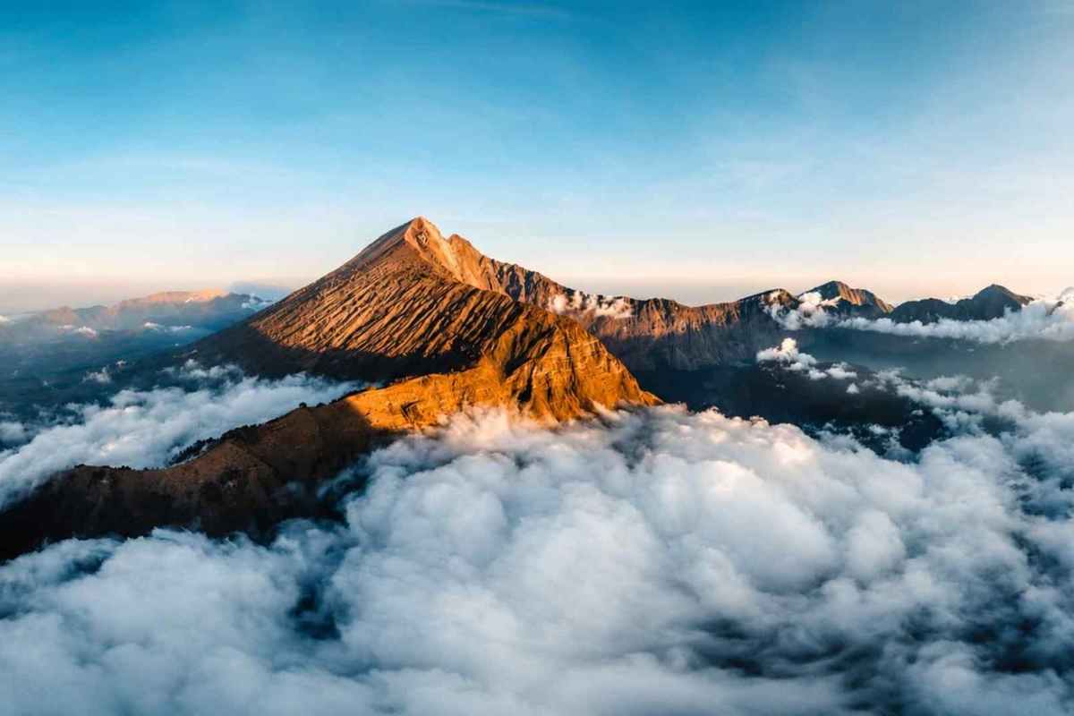 rinjani trek senaru crater rim